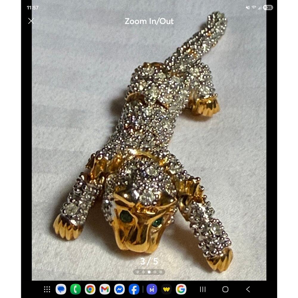 Vintage articulated over the shoulder tiger panther rhinestone brooch green eye